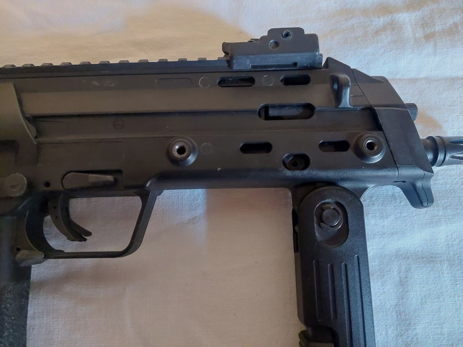 HK Mp7A1 6mm GBB + Tasmanian Tiger Tasche 