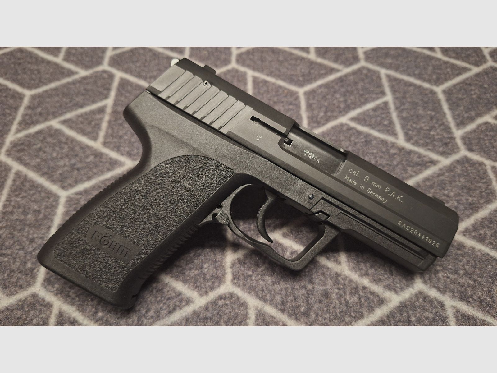 Röhm RG 96 Schreckschuss Pistole brüniert