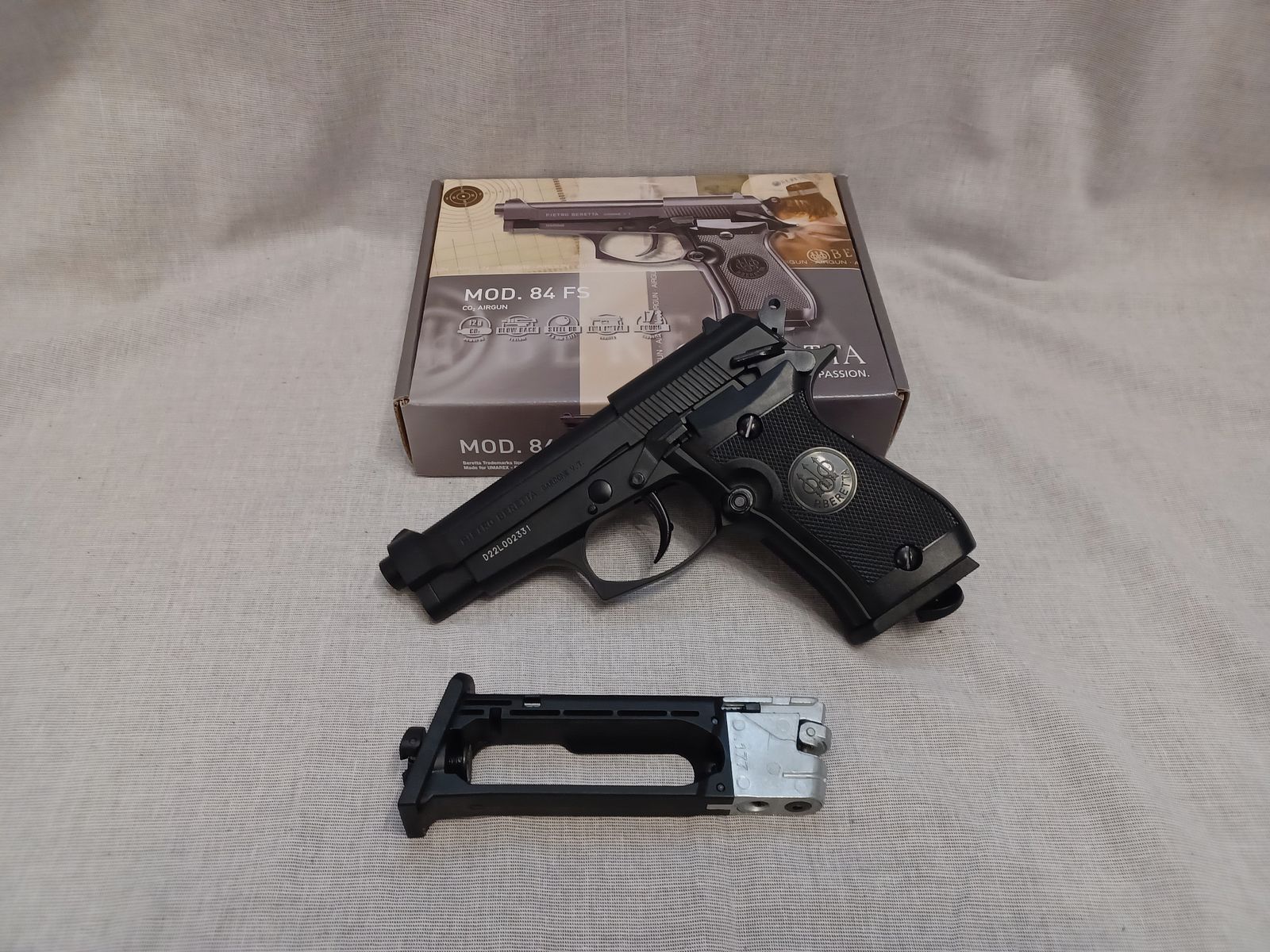 Beretta M84 FS / 4,5 mm BB / BlowBack / CO2 / Pistole / OVP (74)