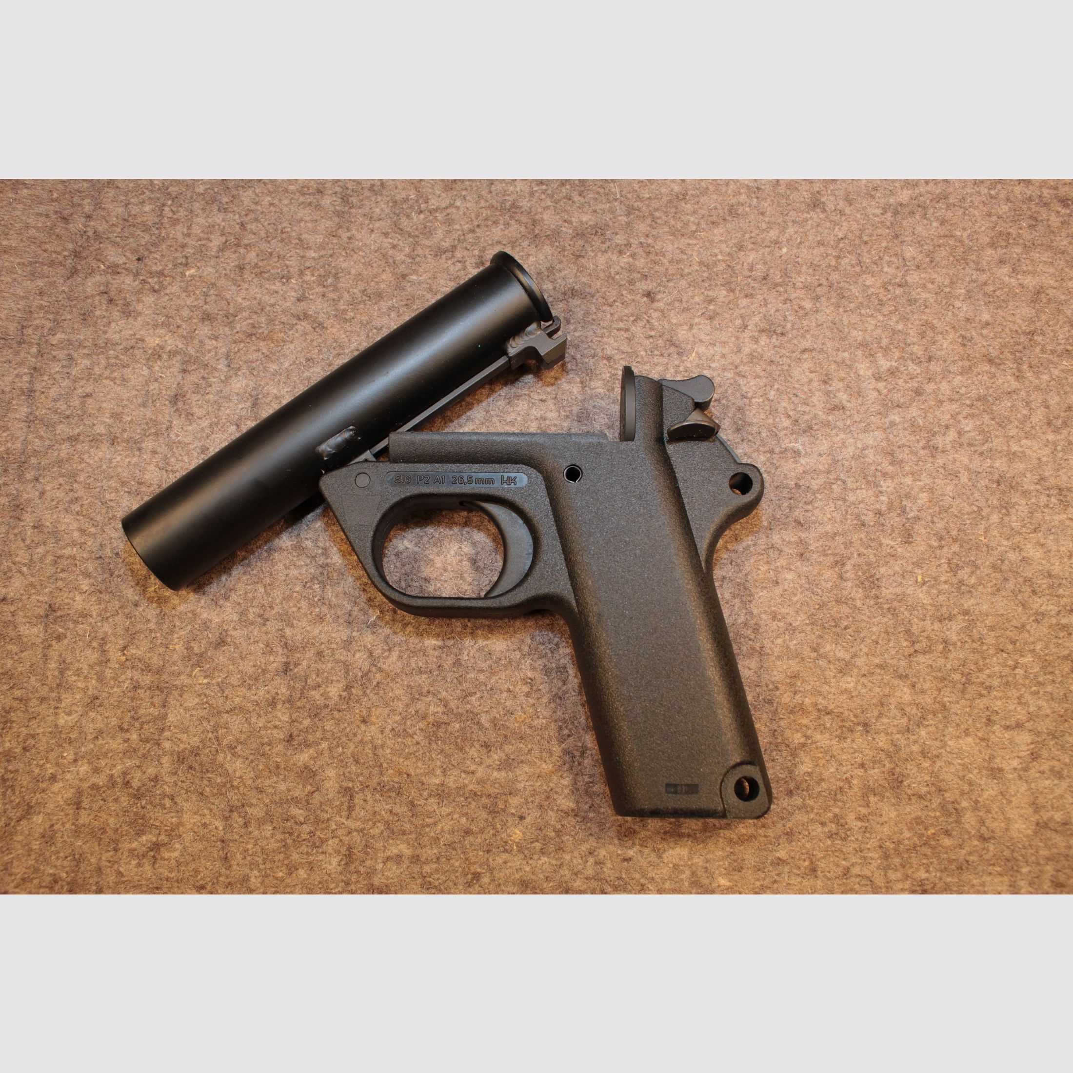 Signal pistol Heckler und Koch in caliber 4.