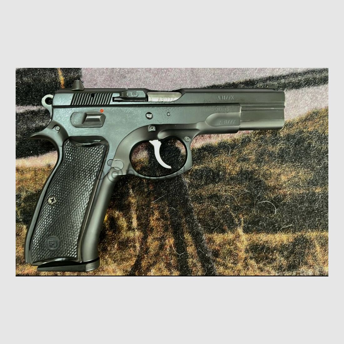 CZ 75 B Like New Pistol with Changeable Magazine in Case .40S&W with Automatic Firing Pin Safety