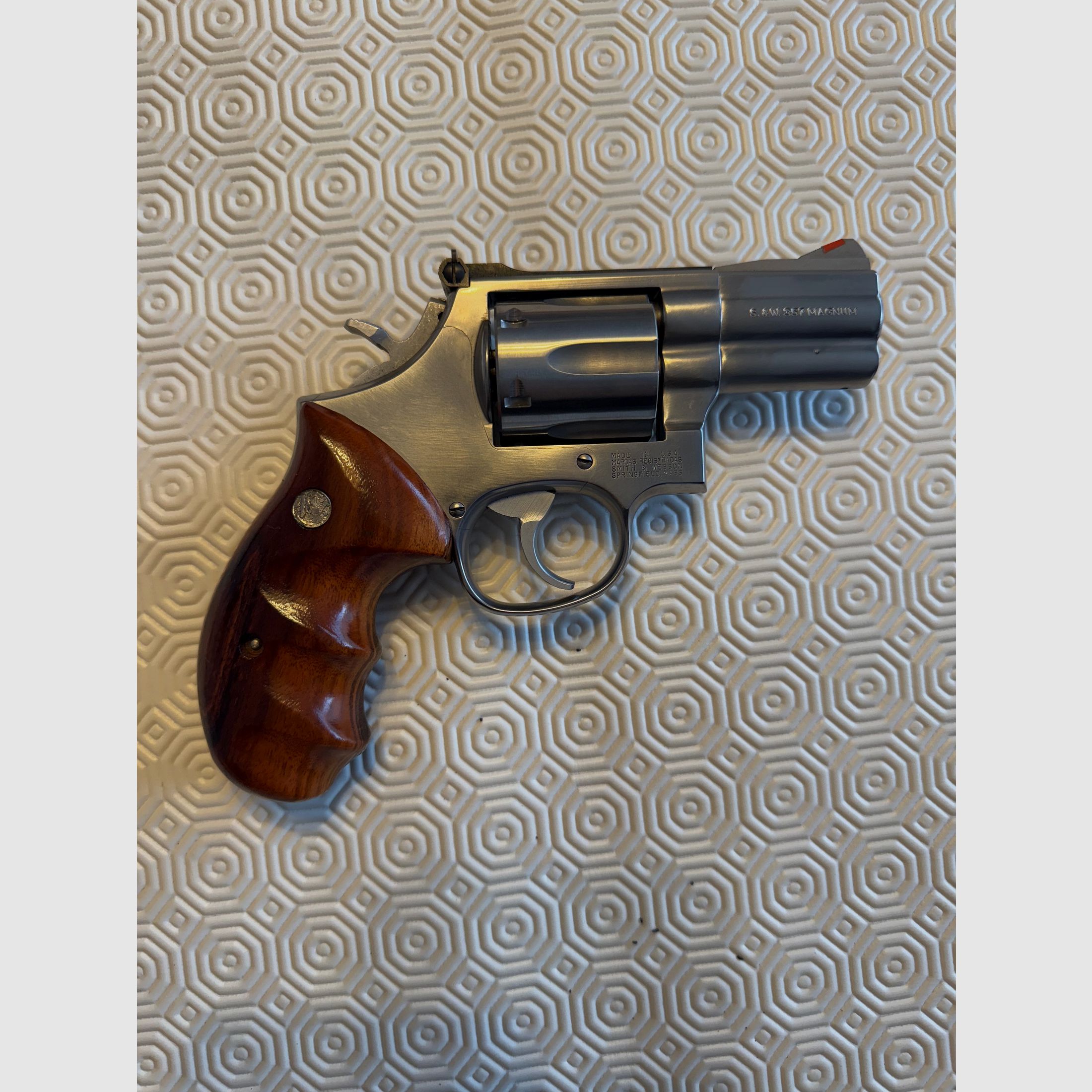 Smith & Wesson Modell 686 – Kaliber .357 Magnum – Lauflänge 2,5” – sehr wenig geschossen (ca. 10 Schuss)