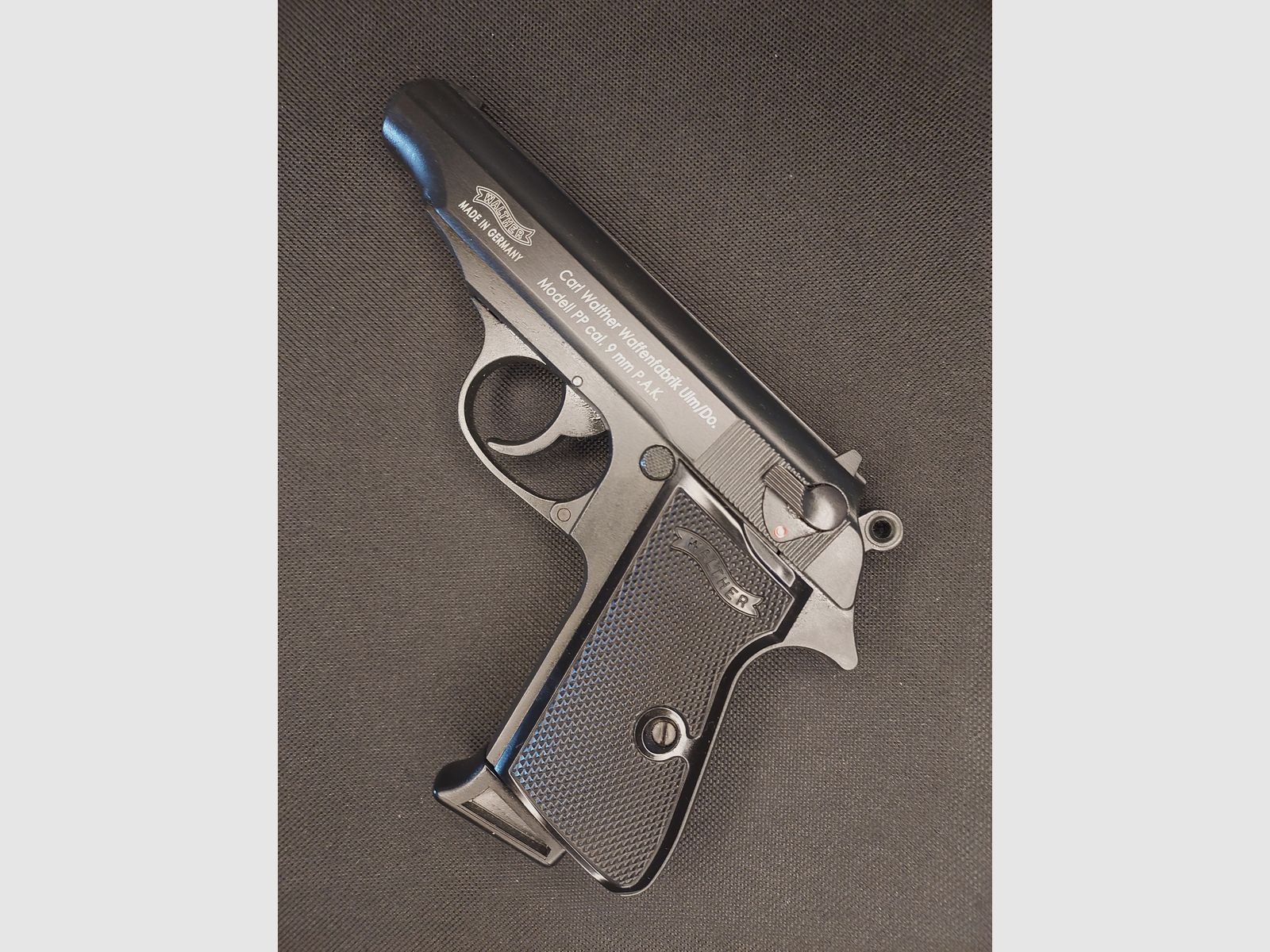Walther PP Schreckschuss Pistole Kal. 9mm P.A.K. schwarz brüniert (PTB 923)