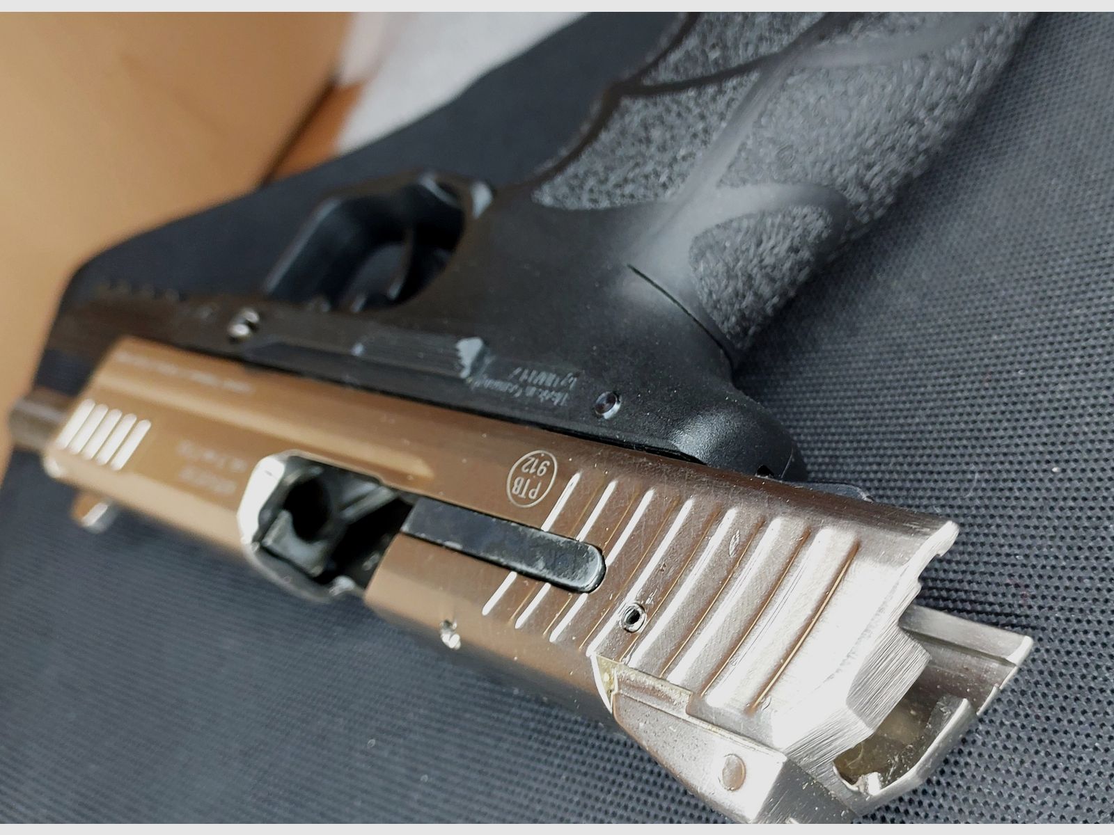 Heckler & Koch P30 blank-firing pistol 9 mm P.A.K. steel finish (PTB 912)