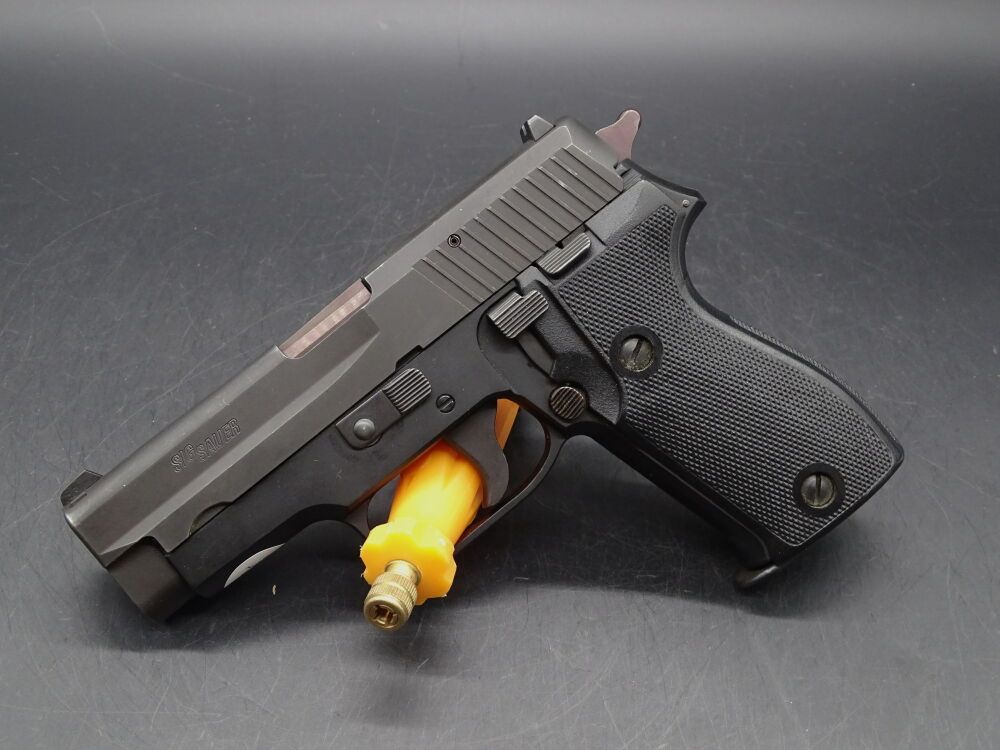 SIG Sauer P225 calibre 9mm Luger P225