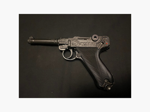 Gravierte Luger  P08  Legends