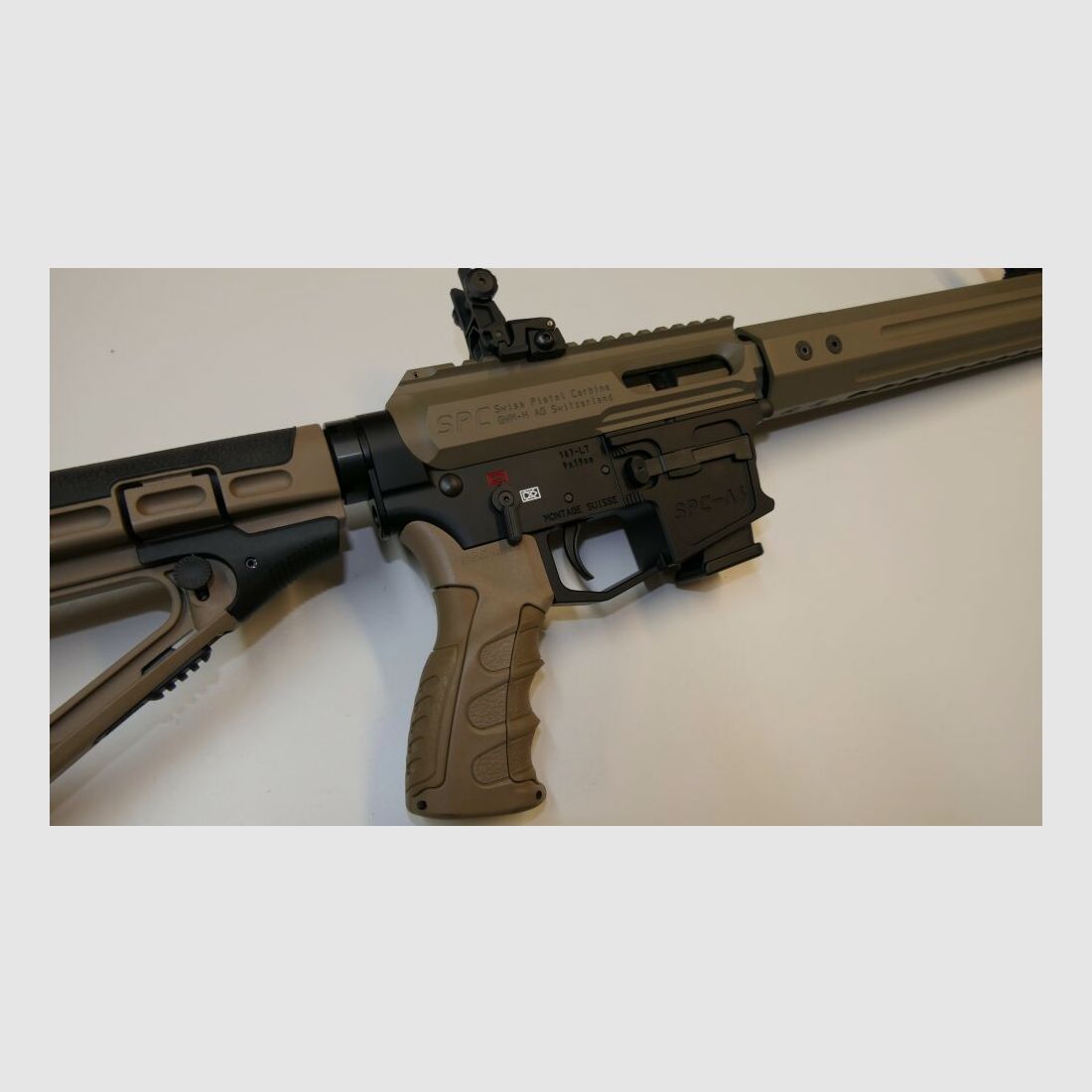 GWMH Selbstladebüchse GWMH SPC-SPORTER A4 17" (SWISS PISTOL CARBINE) FDE Kal.9x19 AR15 Glock Magazin