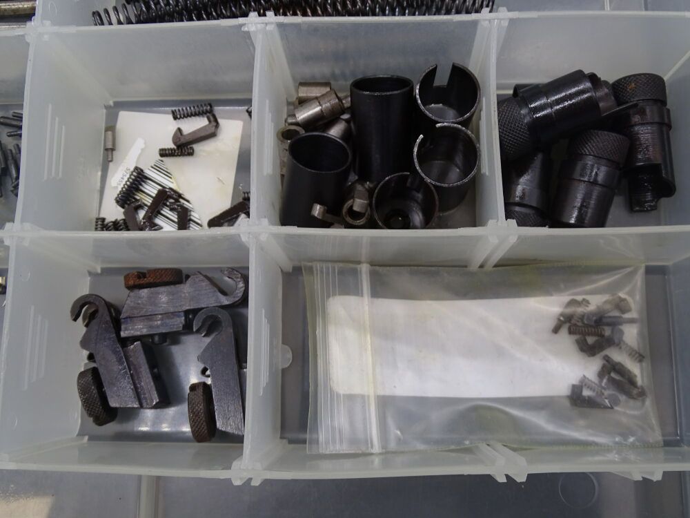 M150 iglica spustowa sprężyny wyciągacz Schlabolzenmutter Suhl M150 200 skrzynka z częściami zamiennymi