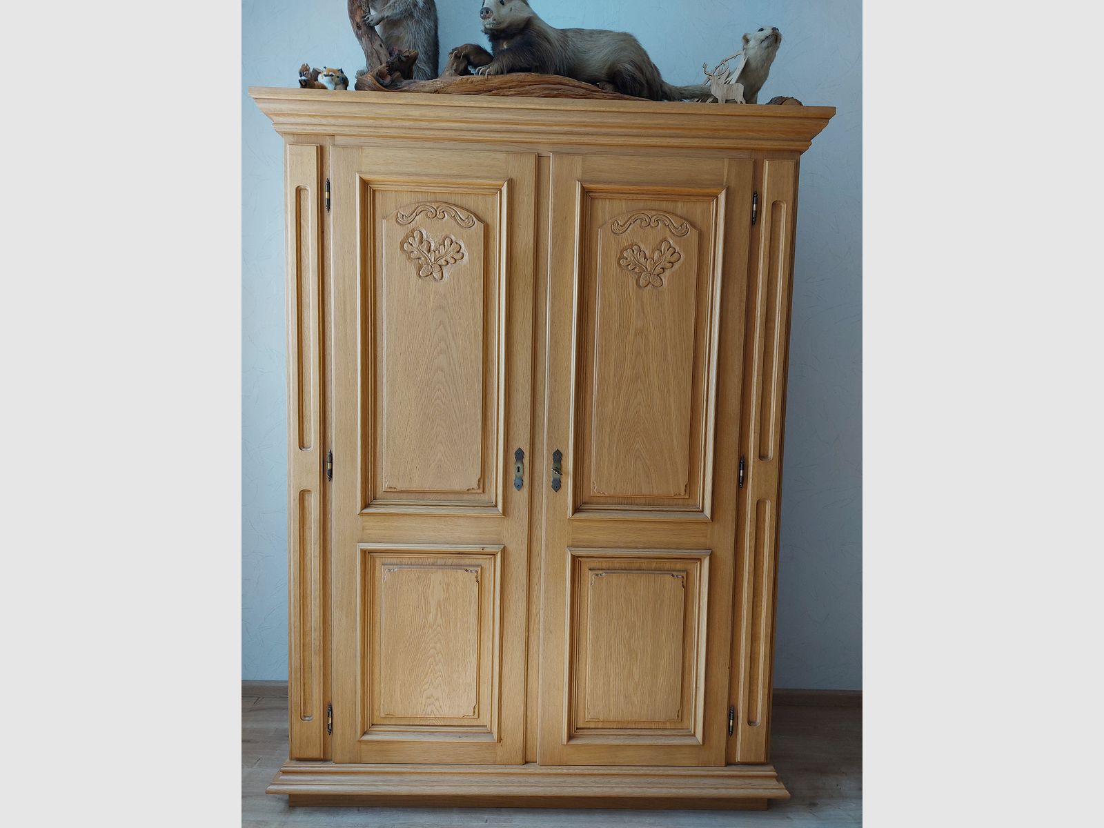 Hunting cabinet gun cabinet cupboard light oak solid country house style 180x140x55cm for safe