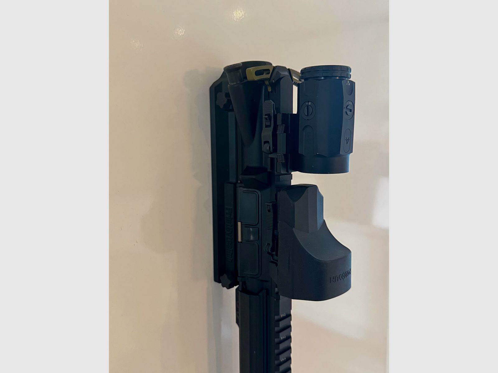 AR-15 Kombi-Halterung – Halterung & Transportsicherung in Einem