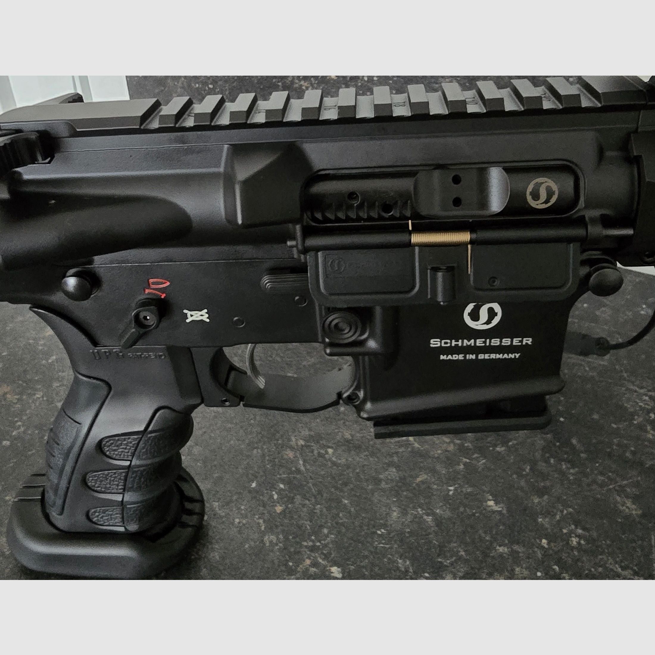 Schmeisser AR 15 DMR 18 pollici calibro .223 con Red Dot Sight Holosun NUOVO