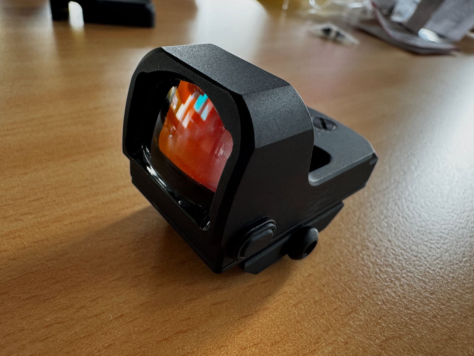 UTG Red Dot OP3 Micro SL (4 MOA) mit Picatinny-Montage