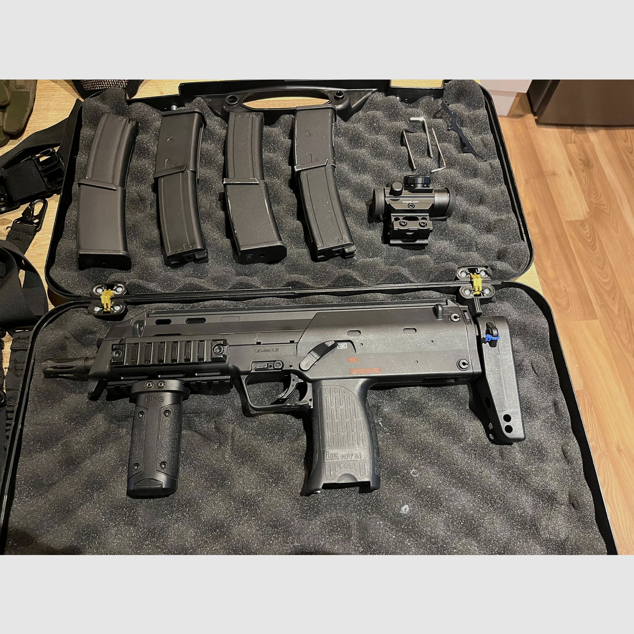 VFC MP7A1 GBBR con vari accessori