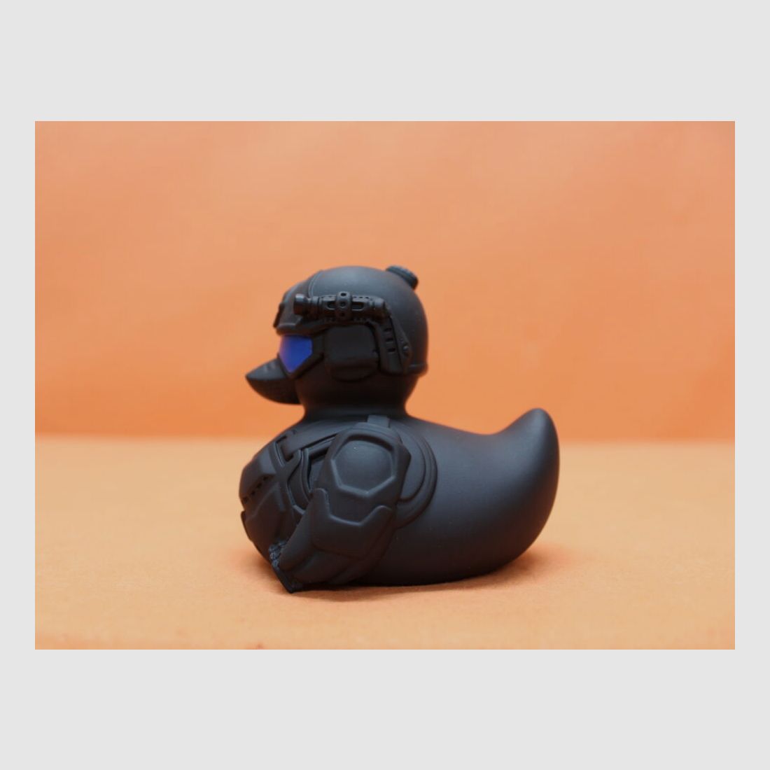 VDB.	 Badeente VDB "Tom Tactical" schwarz - Rüsten Sie im Badezimmer auf! (SEK/ SPECOPS/ Navy SEAL Ente)
