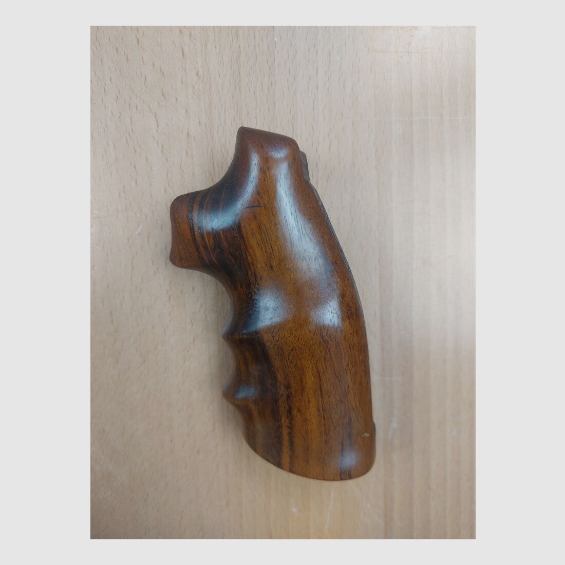 per Smith & Wesson, USA K + L frame Square Butt