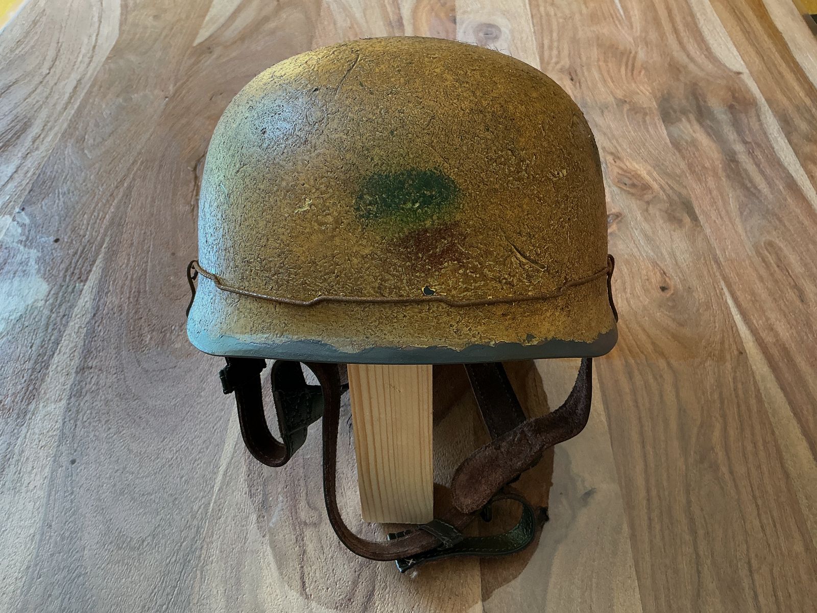 Deutscher Fallschirmjäger - Helm M38 im Camo - Finish 1944 Rauhtarn 