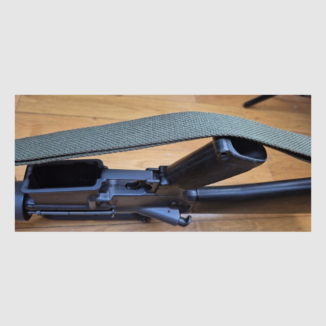 Prächtige und seltene M16 A1 Repetierbüchse – Regulierungswaffe „US Government Property“ – Colt-Fertigung von 1973! – Vietnamkrieg-Ära – Kaliber 5,56 NATO – Mythische Waffe des 20. Jahrhunderts – Lauf und Mechanik perfekt – Ausgezeichneter ästhetischer Zustand – TBE++ – – Kategorie A2 – Export AUSSCHLIESSLICH, Bild 16 von 44