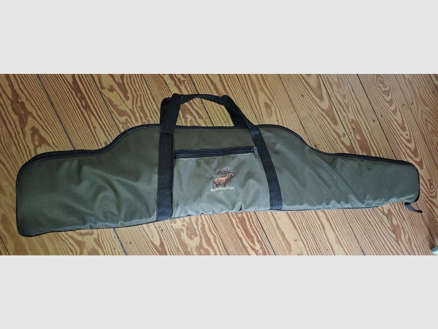 Repetierbüchse inkl. Waffenschrank und Tasche