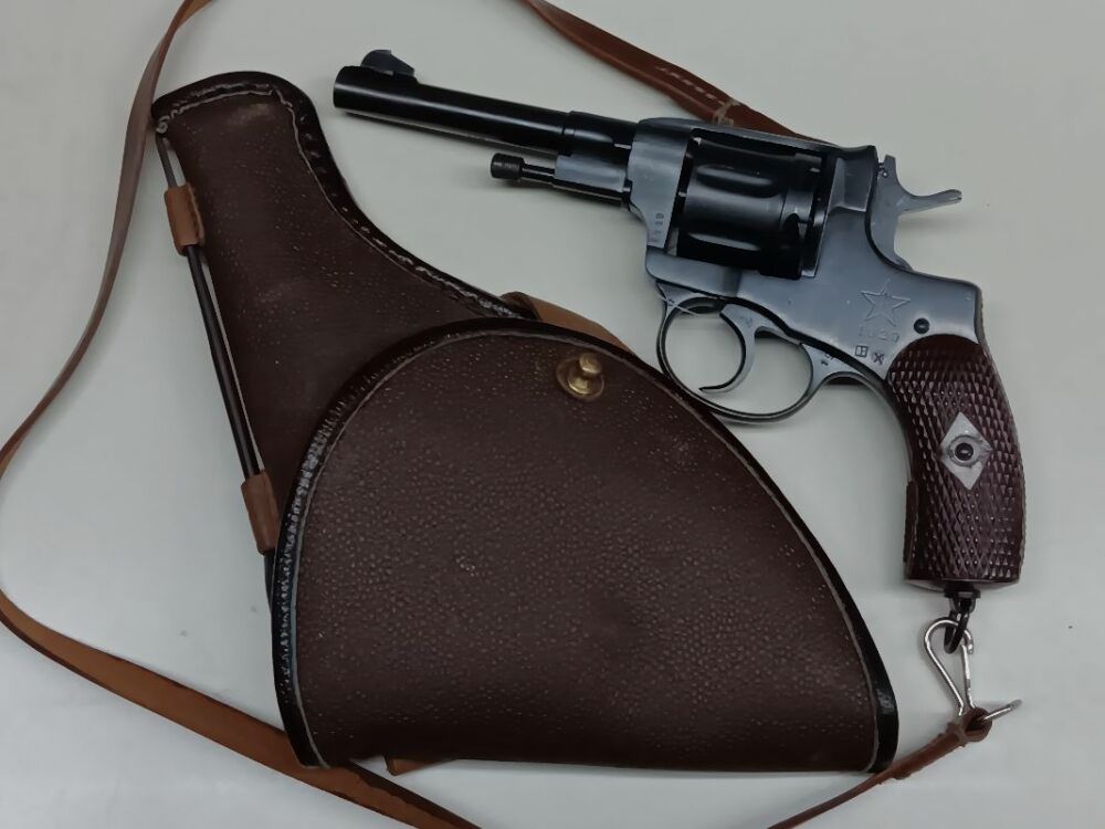 <Nagant M 1895 / 1929>