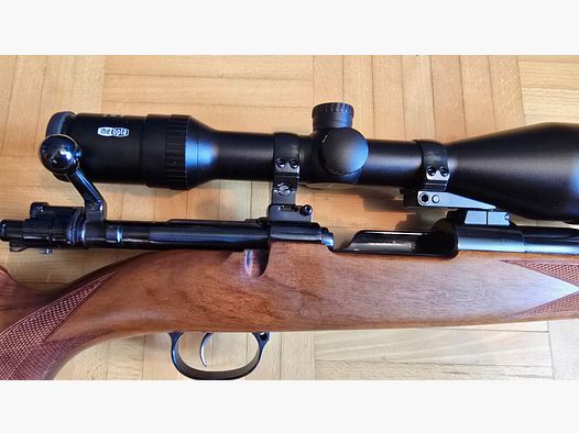 Repetierbüchse "Forest Favorit" mit Holzschaft .30-06 inkl. Optik Meostar R1r, neuwertig 