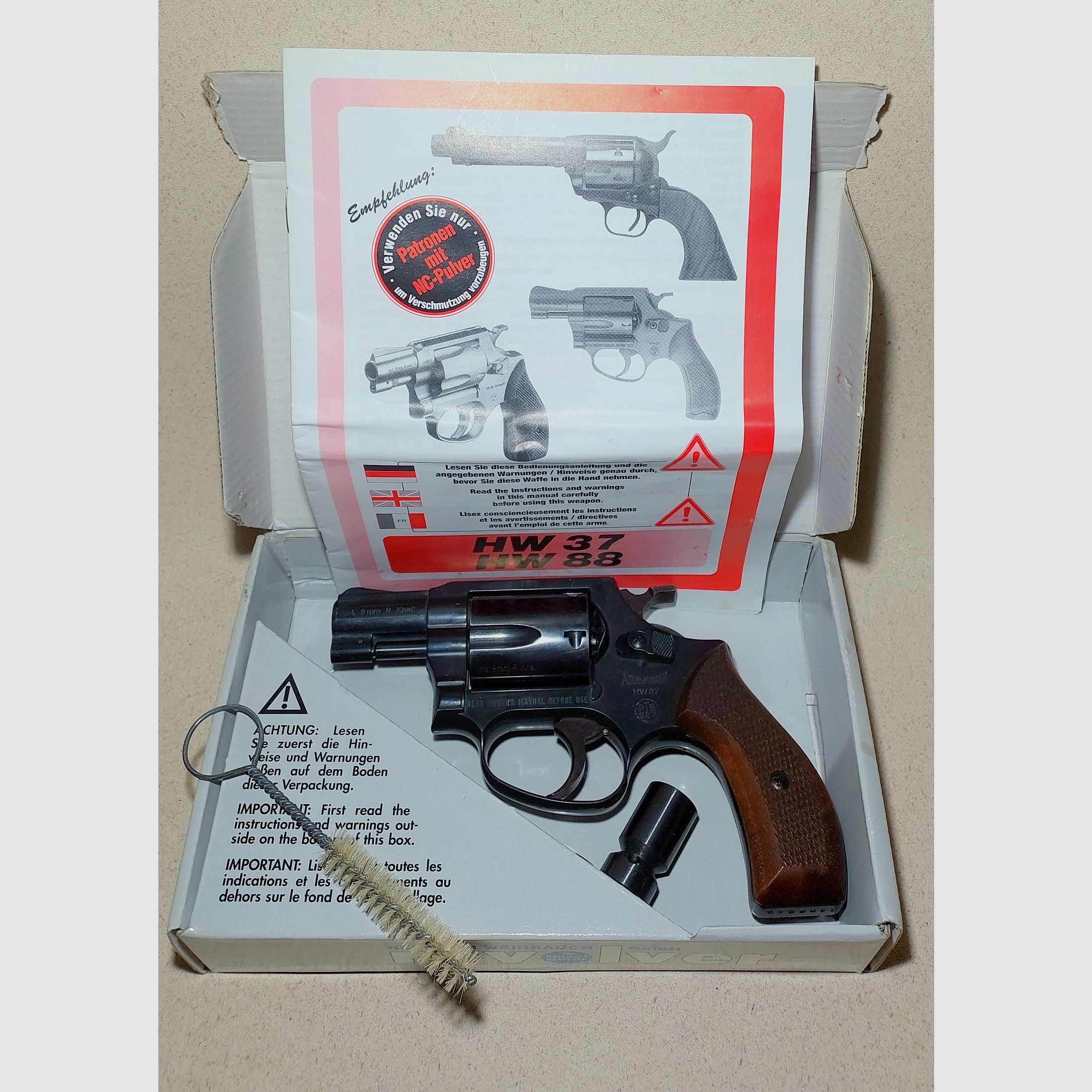 Weihrauch HW37 cal. 9mm R.K. (PTB 887) mit Holzgriffschalen OVP sehr gut erhalten.