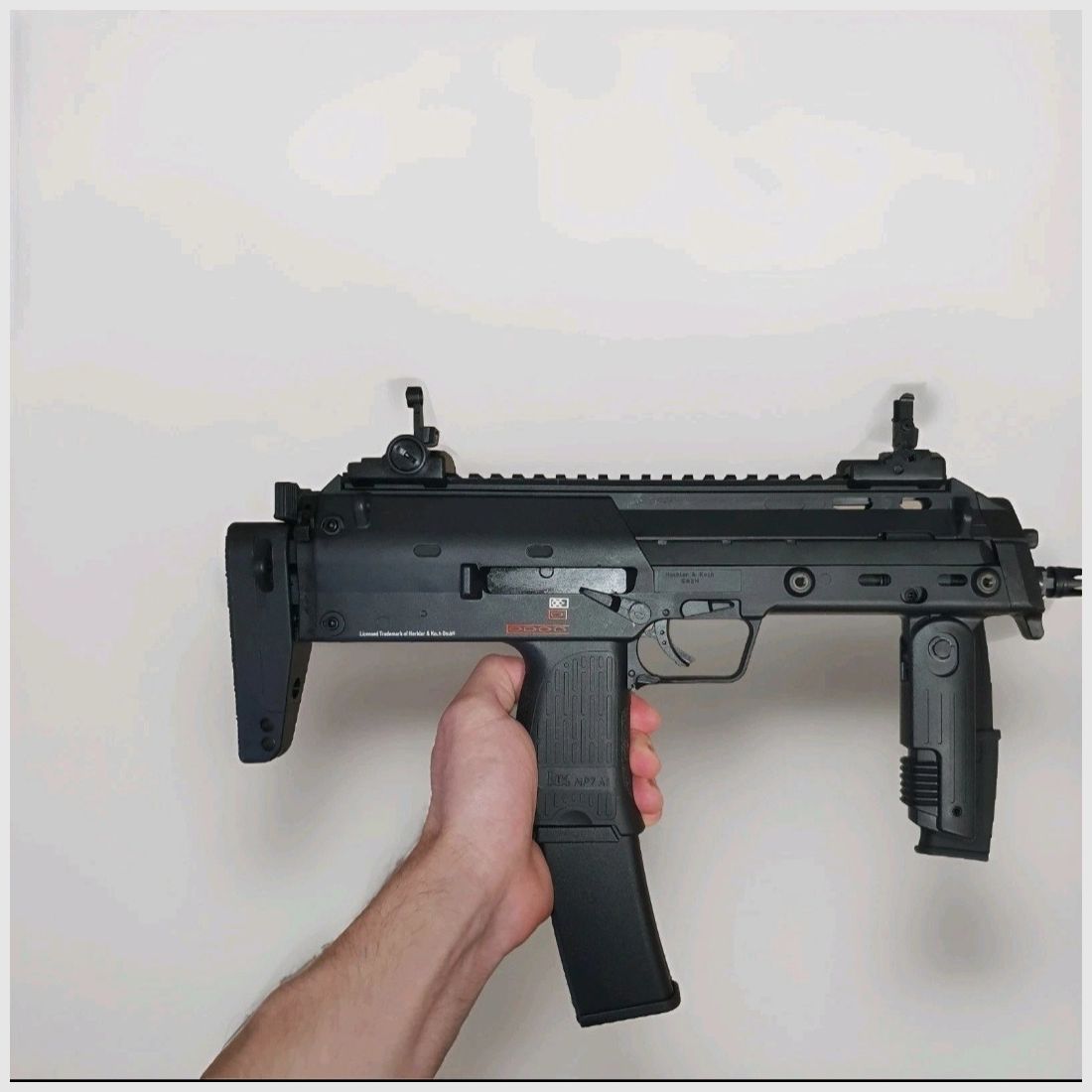 HK/Umarex MP7A1 GBB Airsoftreplica + vervangmagazijn