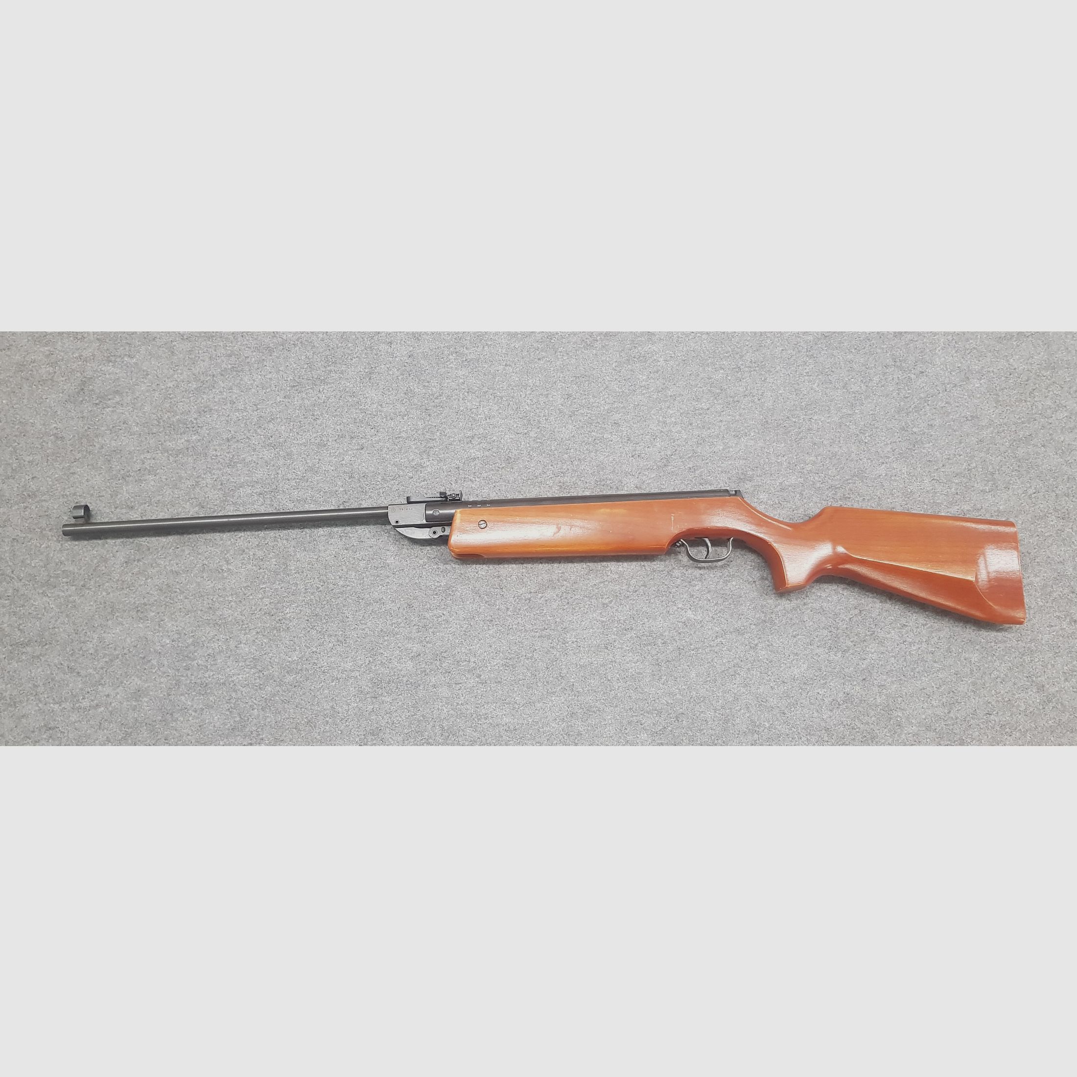 Neuwertiges Haenel 303 mit Prismen Schiene und F Zeichen, eines der letzten um die Wende herum cal. 4,5mm Diabolo