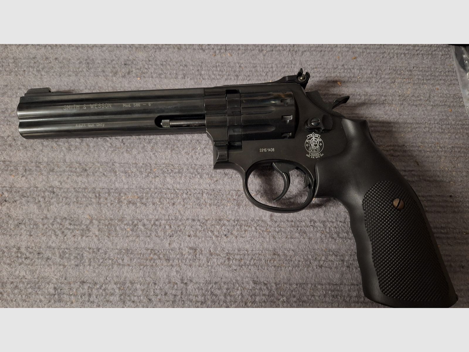 Smith & Wesson 586 - 6 pollici brunito 4.5mm Diabolo