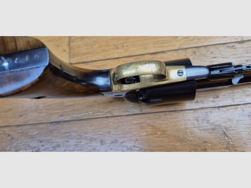 Bellissimo revolver Remington 1858 New Model Navy — Cal.36 PN — Copia italiana Armi San Marco — Arma del 1975 di eccellente fattura — Brunitura al 99,9% — Già ben presente — Belle impugnature in noce venato — Eccellente meccanica — Canne a specchio — TBE/TBE+, immagine 11 di 24