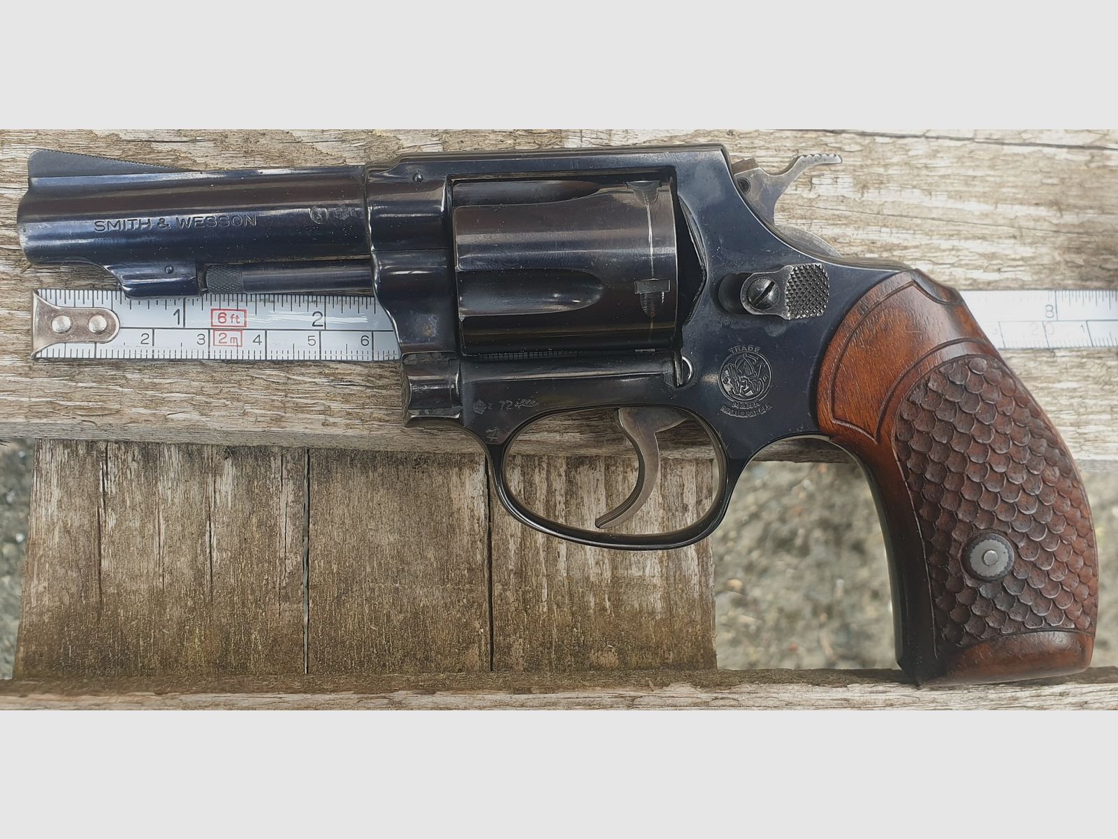 Revolver, Smith&Wesson, Mod 36,  Kal..38Spec. 2,5Zoll / Lauf, Griff mit Schuppen-FH