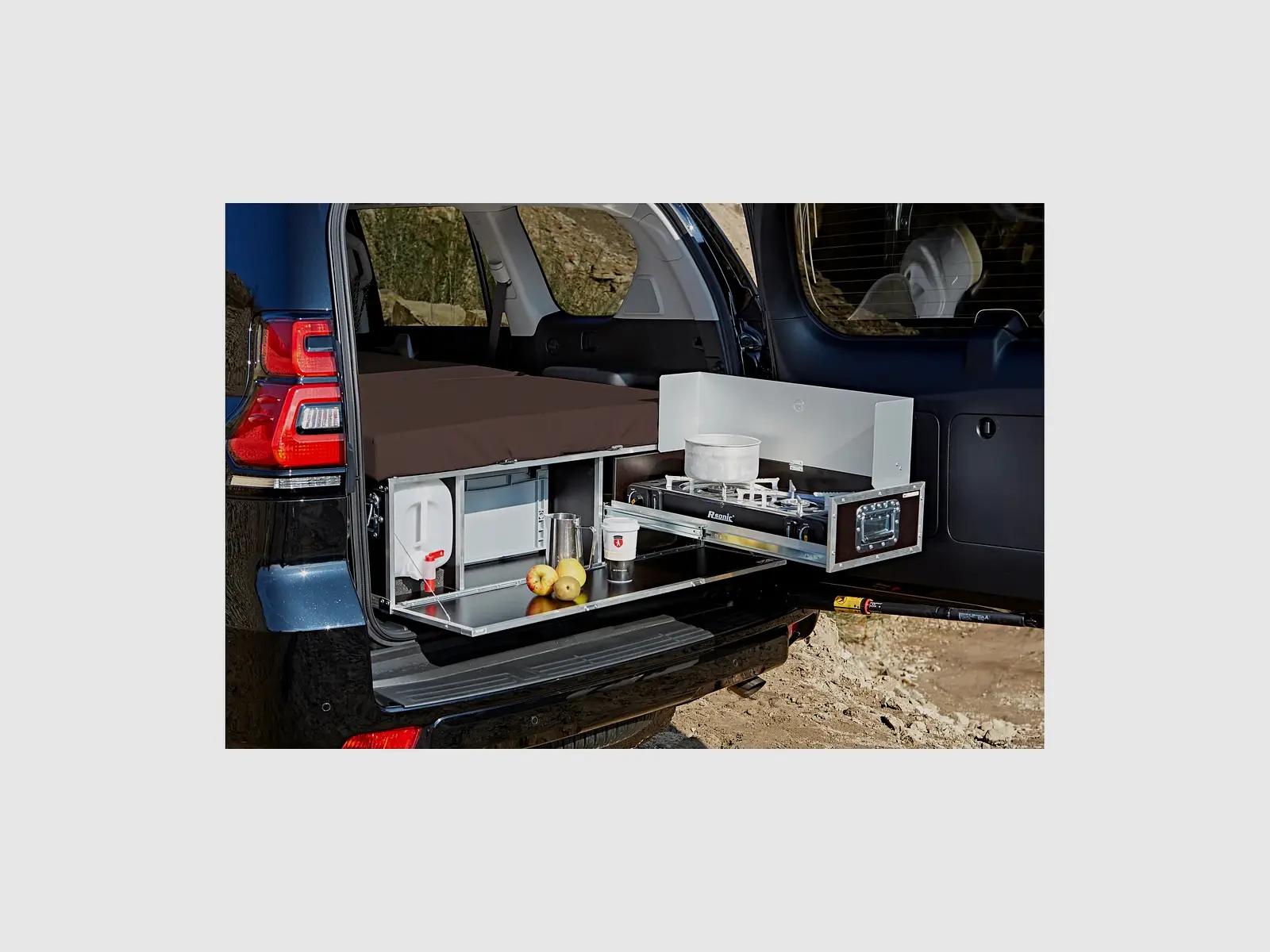 QUQUQ FlatBox Camping Box for Toyota Land Cruiser & Flat Cargo Areas, image 2 of 5