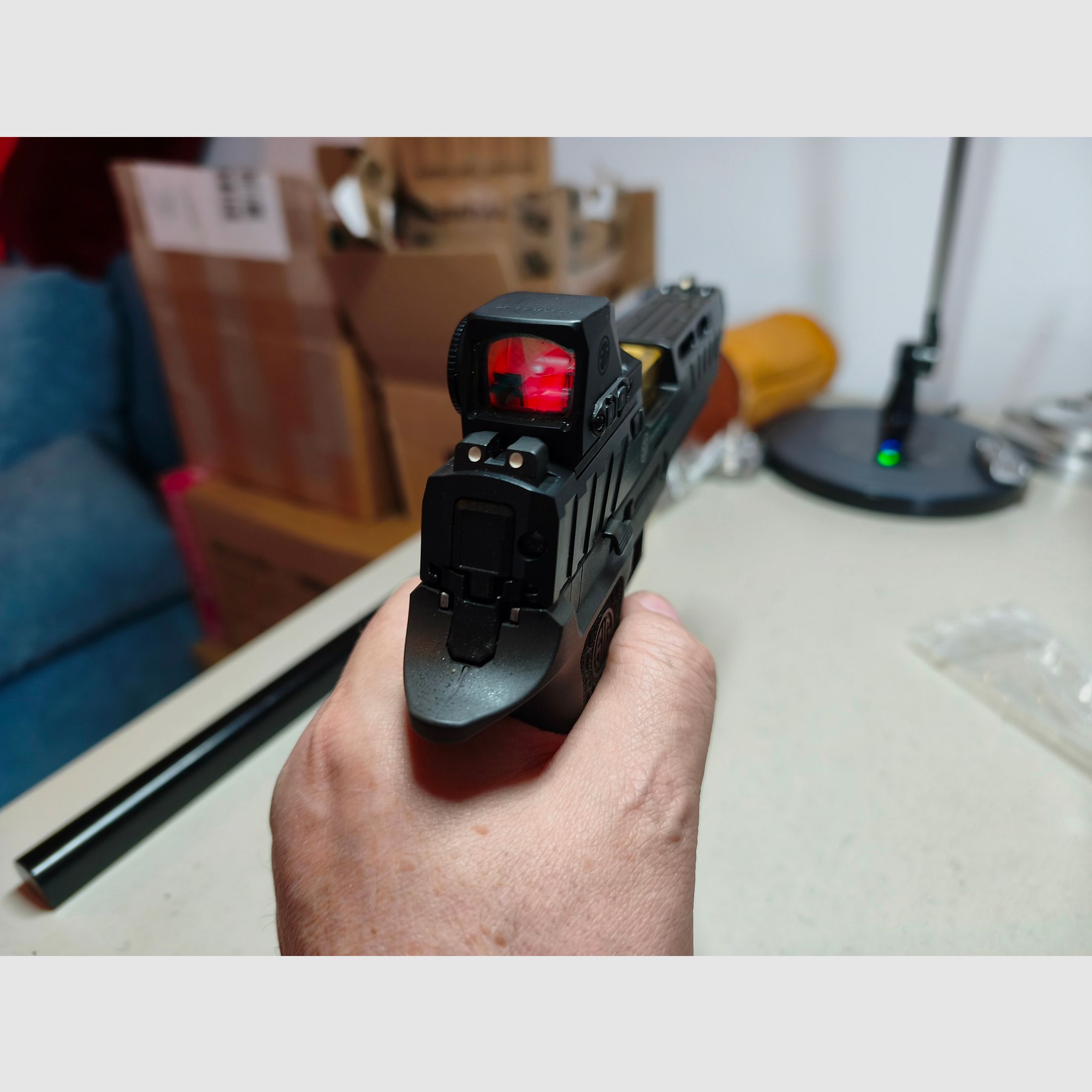 Sig Sauer P320 Spectre COMP pistool met rode stip Romeo