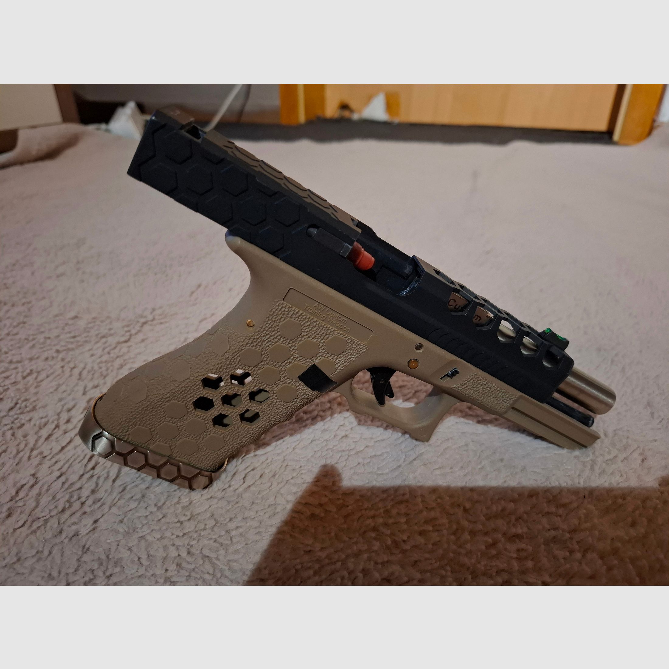Verkaufe meine airsoft AW CoSTOM VX0111