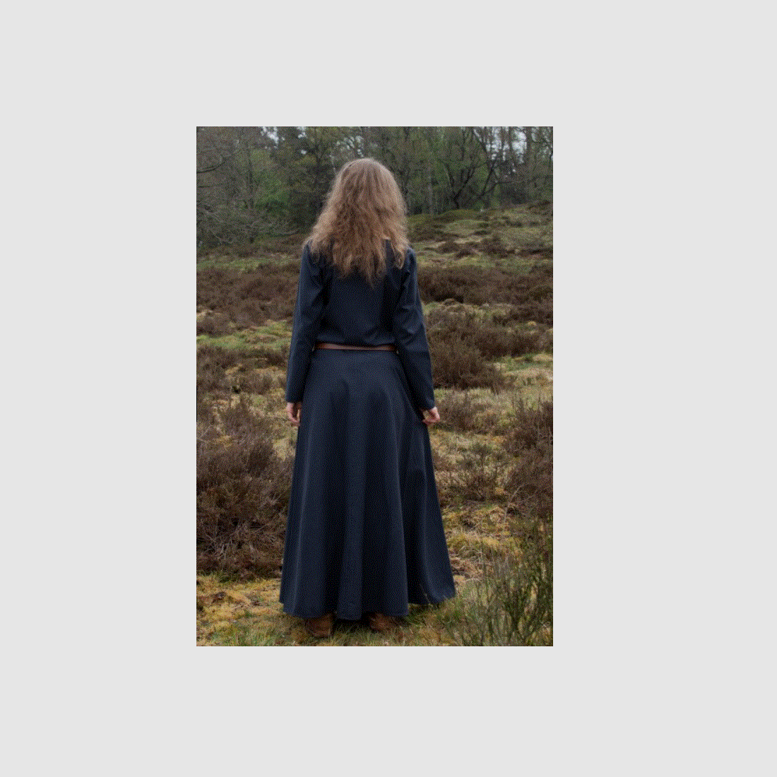 Simple medieval dress Afra made of sturdy canvas, dark blue