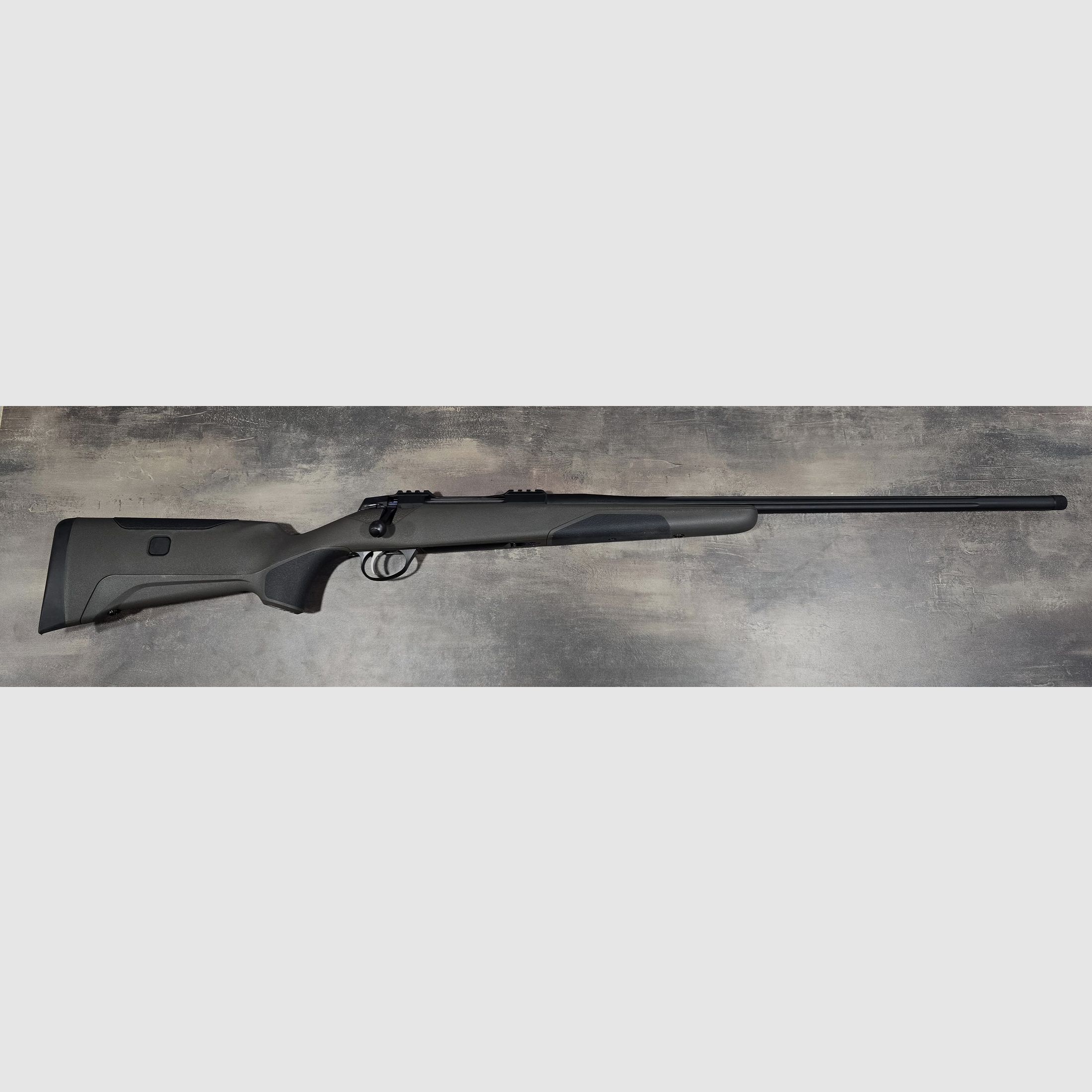 SAKO 90 FINNLIGHT Cerakote schwarz, 7mm PRC, Lauflänge 24,4″ kanneliert, Direktabzug, 5 Schuss, MG M15x1