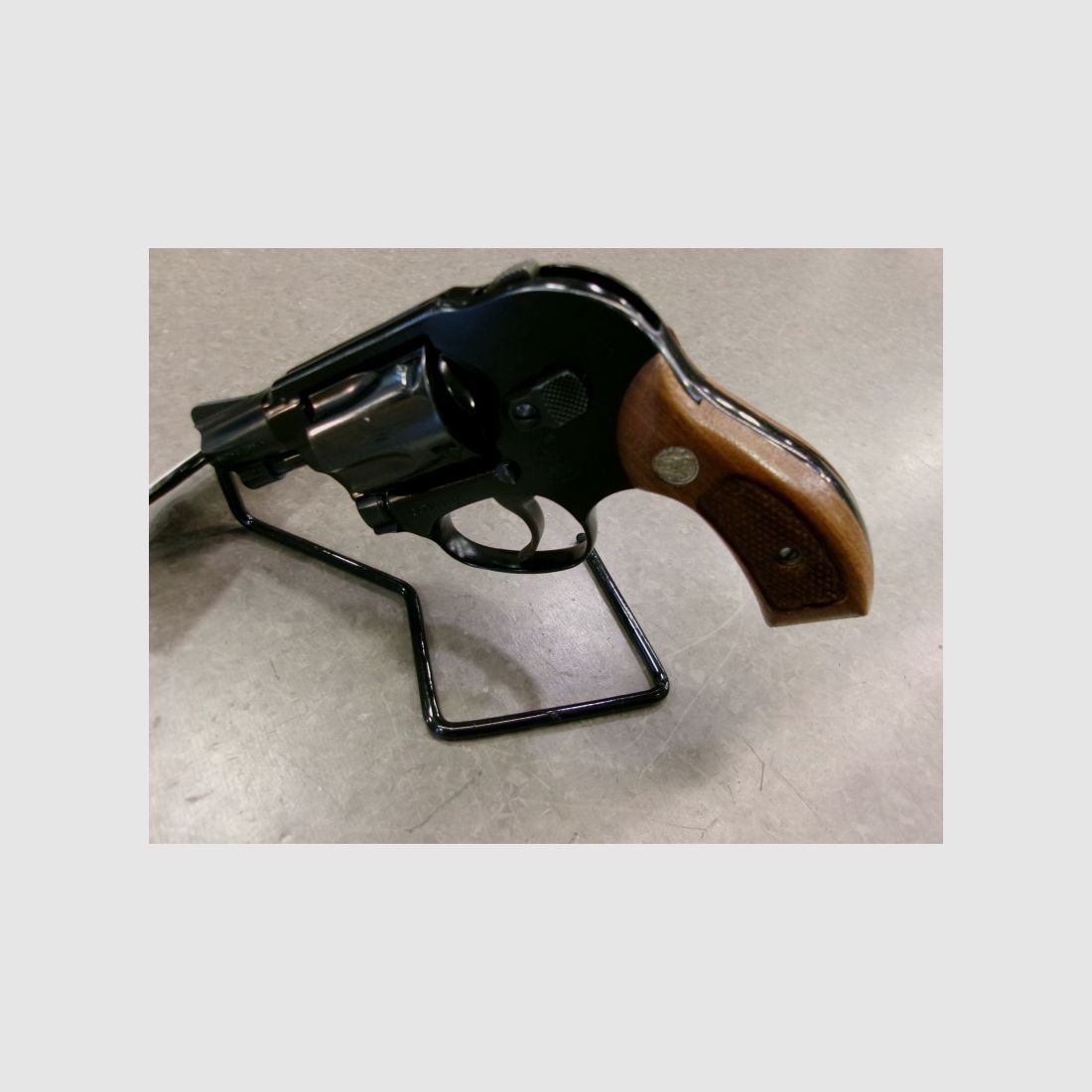 S&W 38 AIRWEIGHT .38 SPL used, image 3 of 7