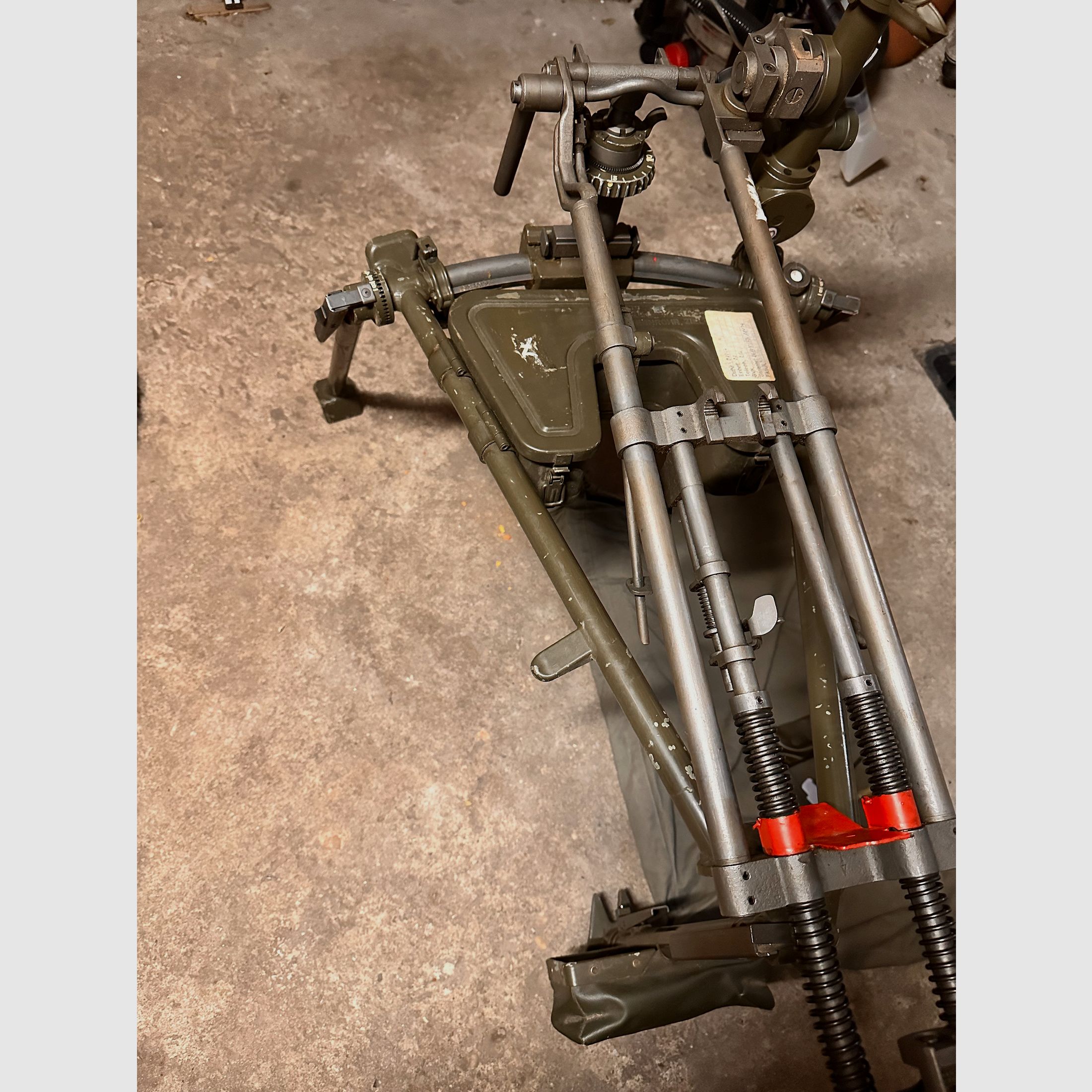 MG 3 affusto terrestre con ottica BW affusto da campo hensoldt wetzlar