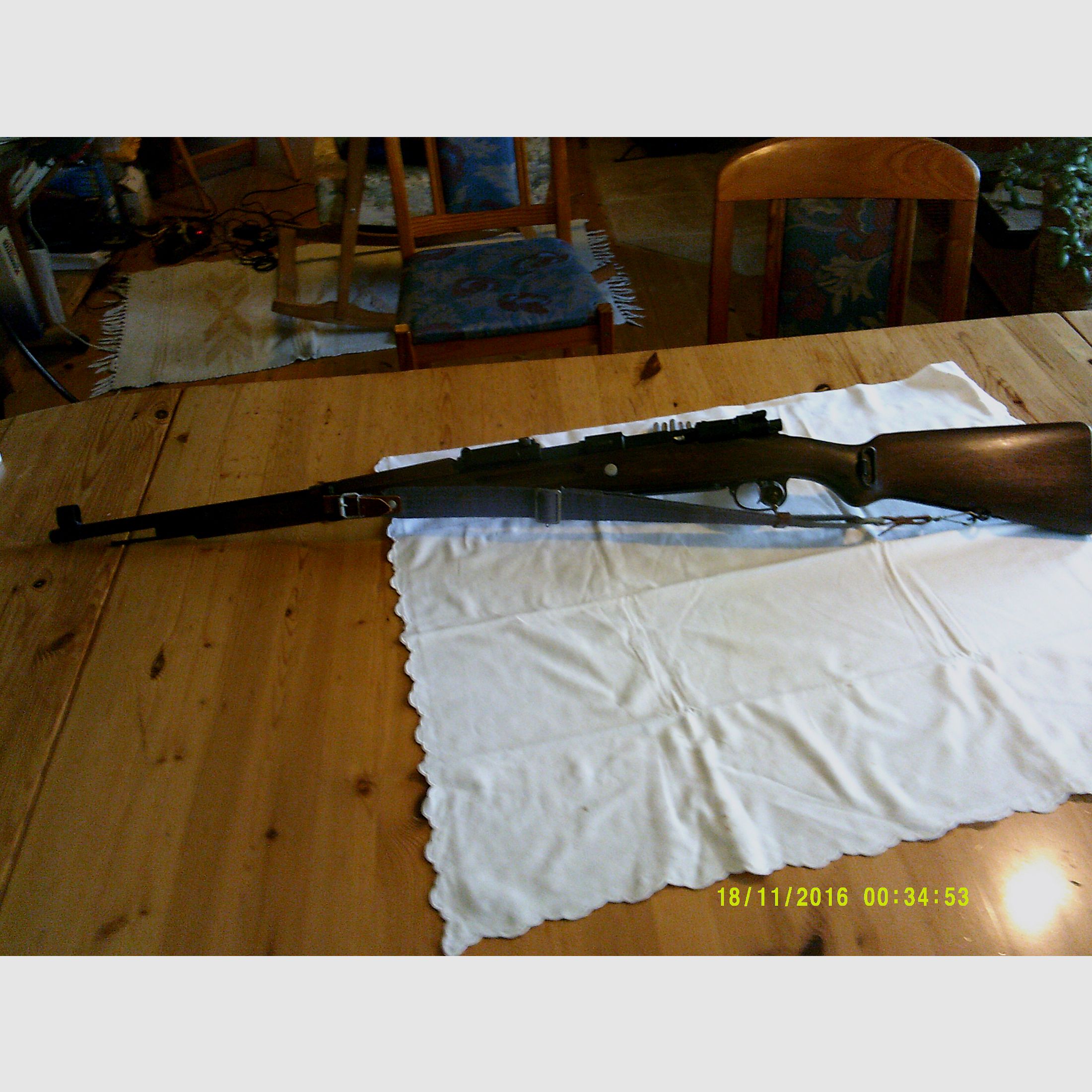 Double Bell Karabiner K 98 Kaliber 6mm BB  mit Holz und Kunststoff-Schaft.