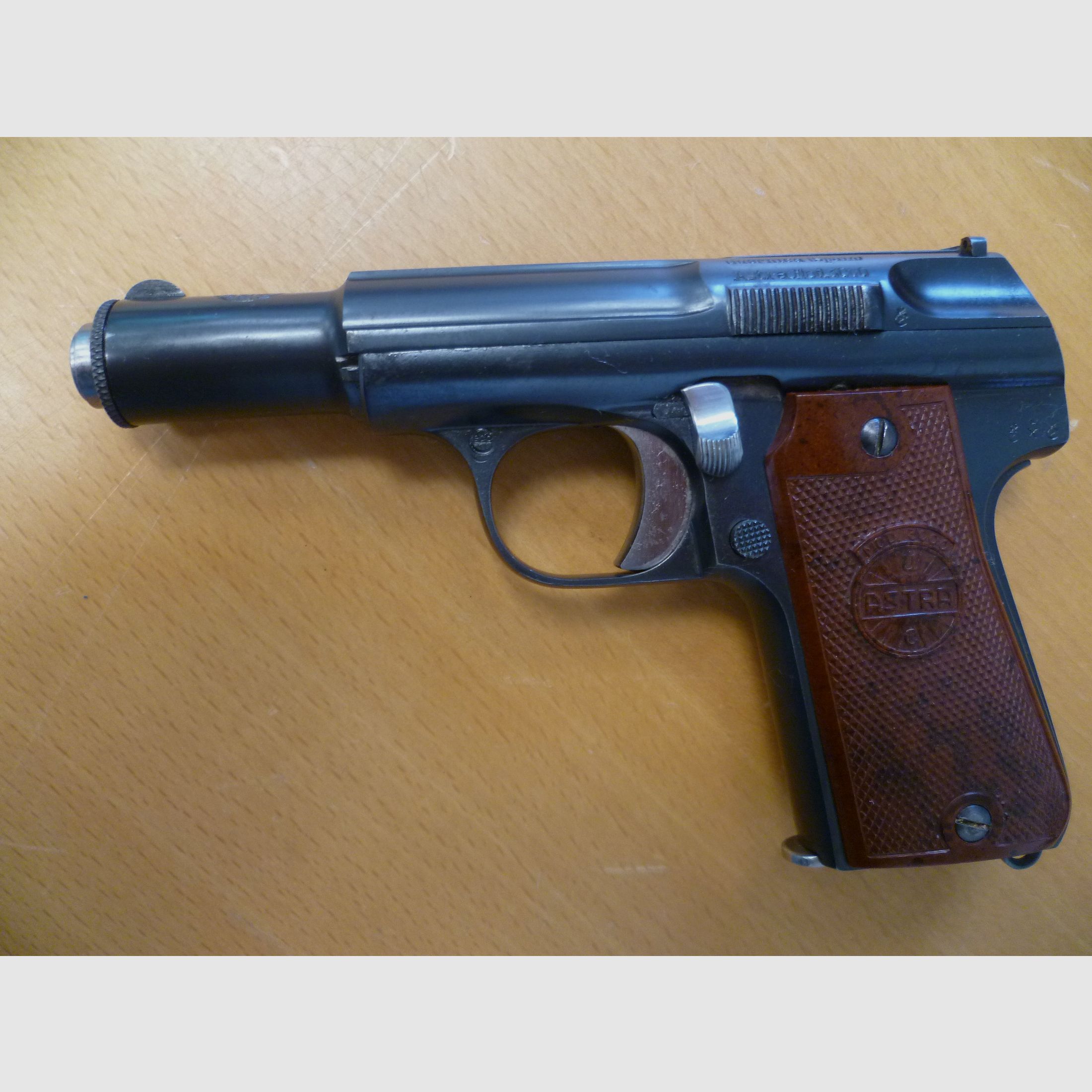 Pistolet Astra 3000 7,65 mm Browning