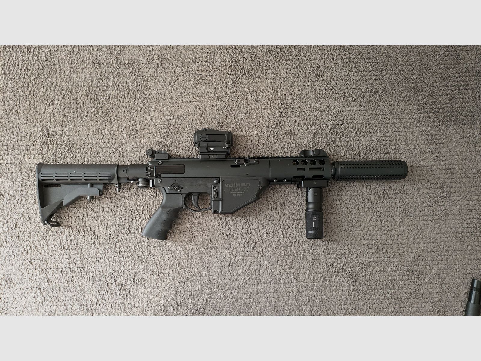 Milsig / Valken CQMF68 RAM Waffe mit viel Zubehör