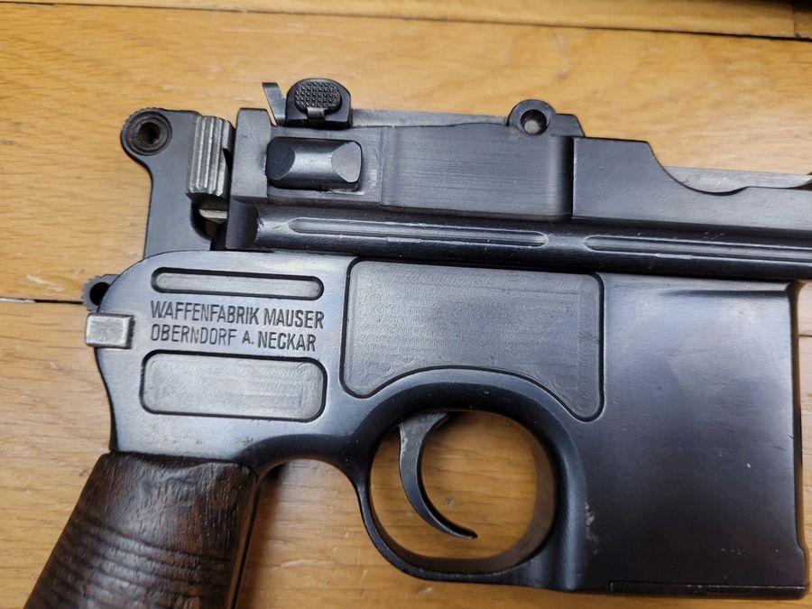 Très beau pistolet C96 Mauser – arme légendaire – Fabrication Mauser Oberndorf A/M vers 1913 – 7,63 Mauser – Étui-crosse pour le tir et le transport – TBE +, image 4 sur 24