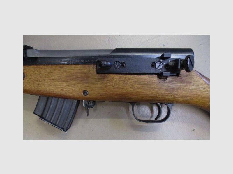 Zelfladende geweer Nornico SKS met verwisselbare AK47 magazijnen en montage SKS