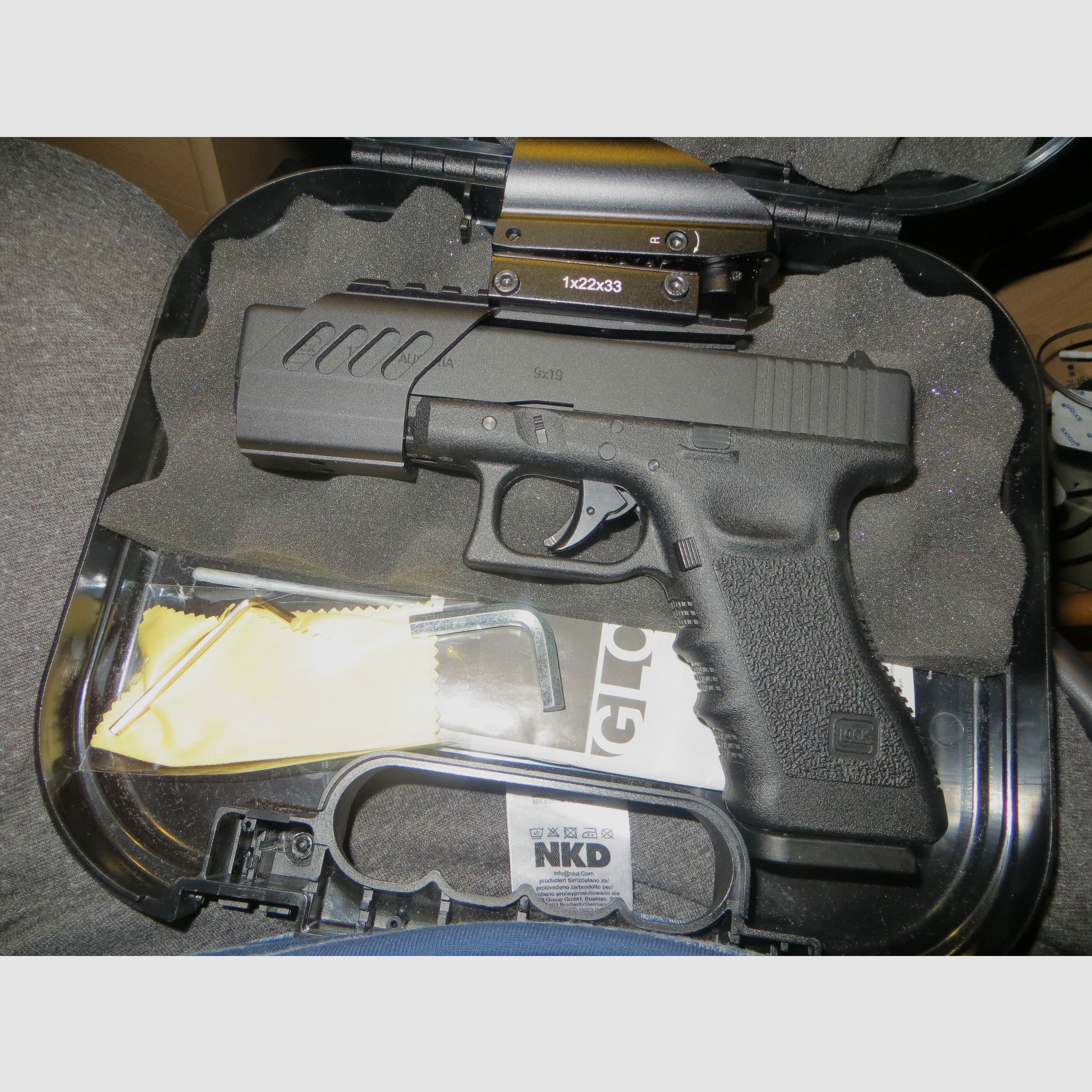 GLOCK 17 avec RedDot Diabolo et BB