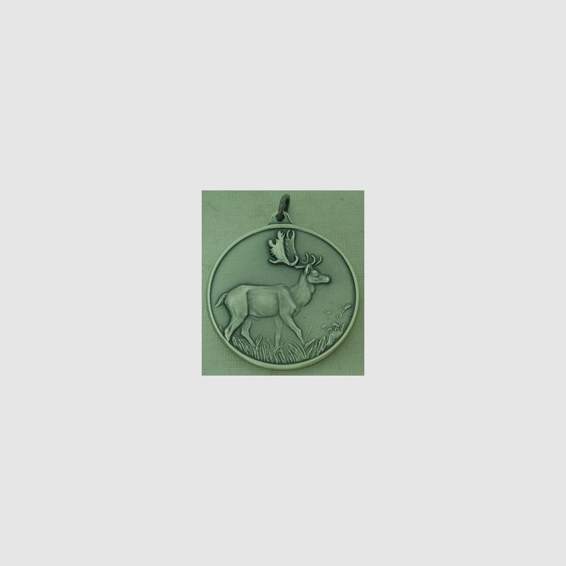 Jagdmed. Damhirsch-altsilber - 40 mm, Ring und Öse