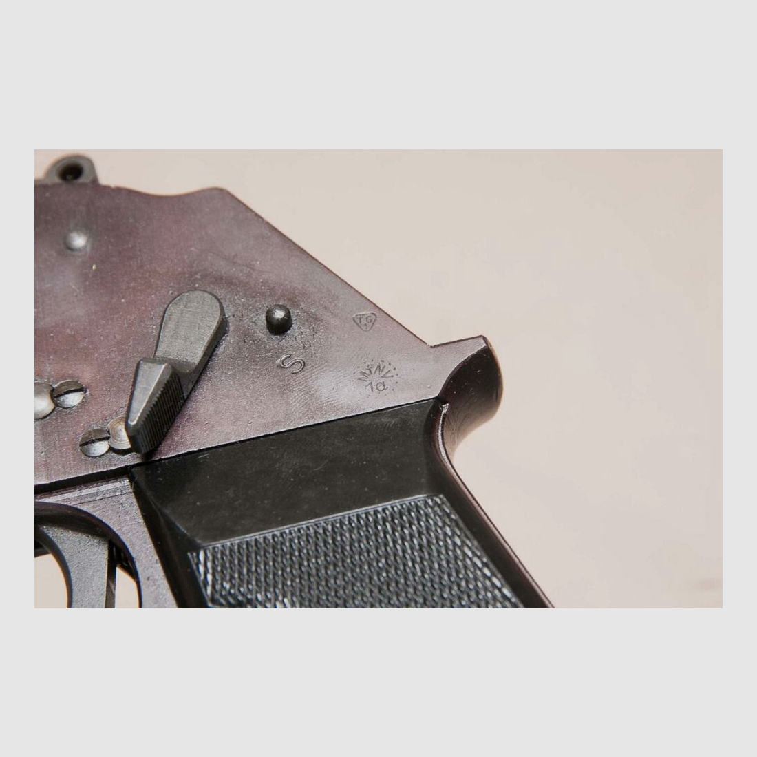 Suhl signal pistol LP 1 SigPi flare pistol Ministry of Defense stamping