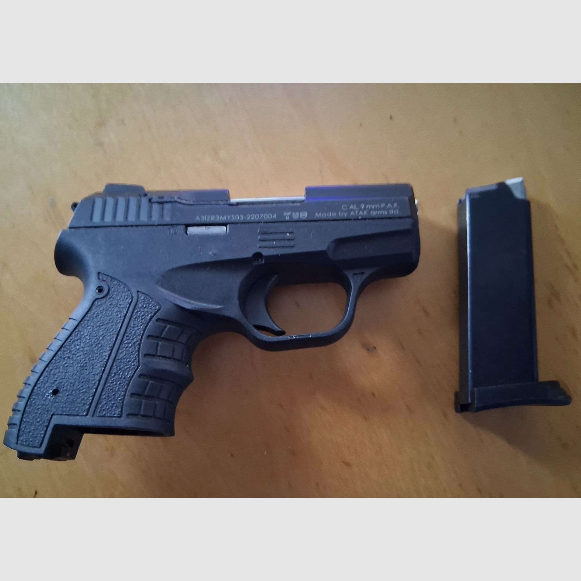 Zoraki M906; 9mm P.a.K with magazine; without case or launch cup