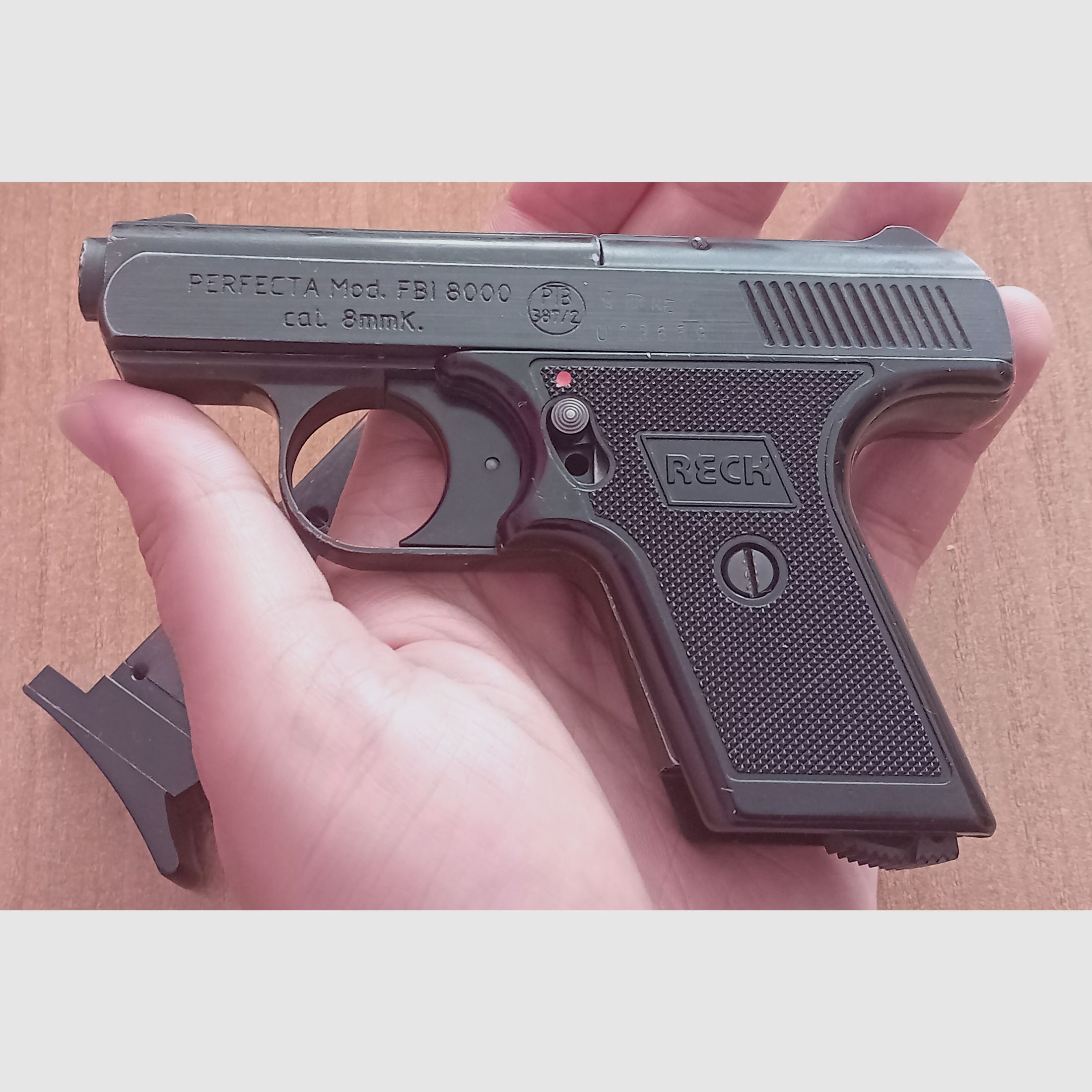 Reck FBI 8000 Cal. 8 mm Knall dans le PTB 387/2