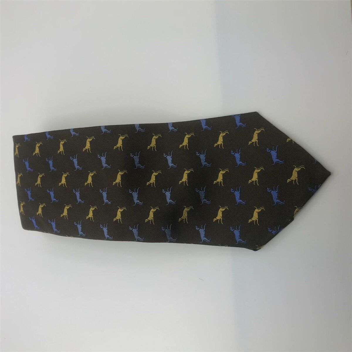 Robert Keyte Krawatka 100% jedwab ciemny brąz wzór beżowego i jasnoniebieskiego psa