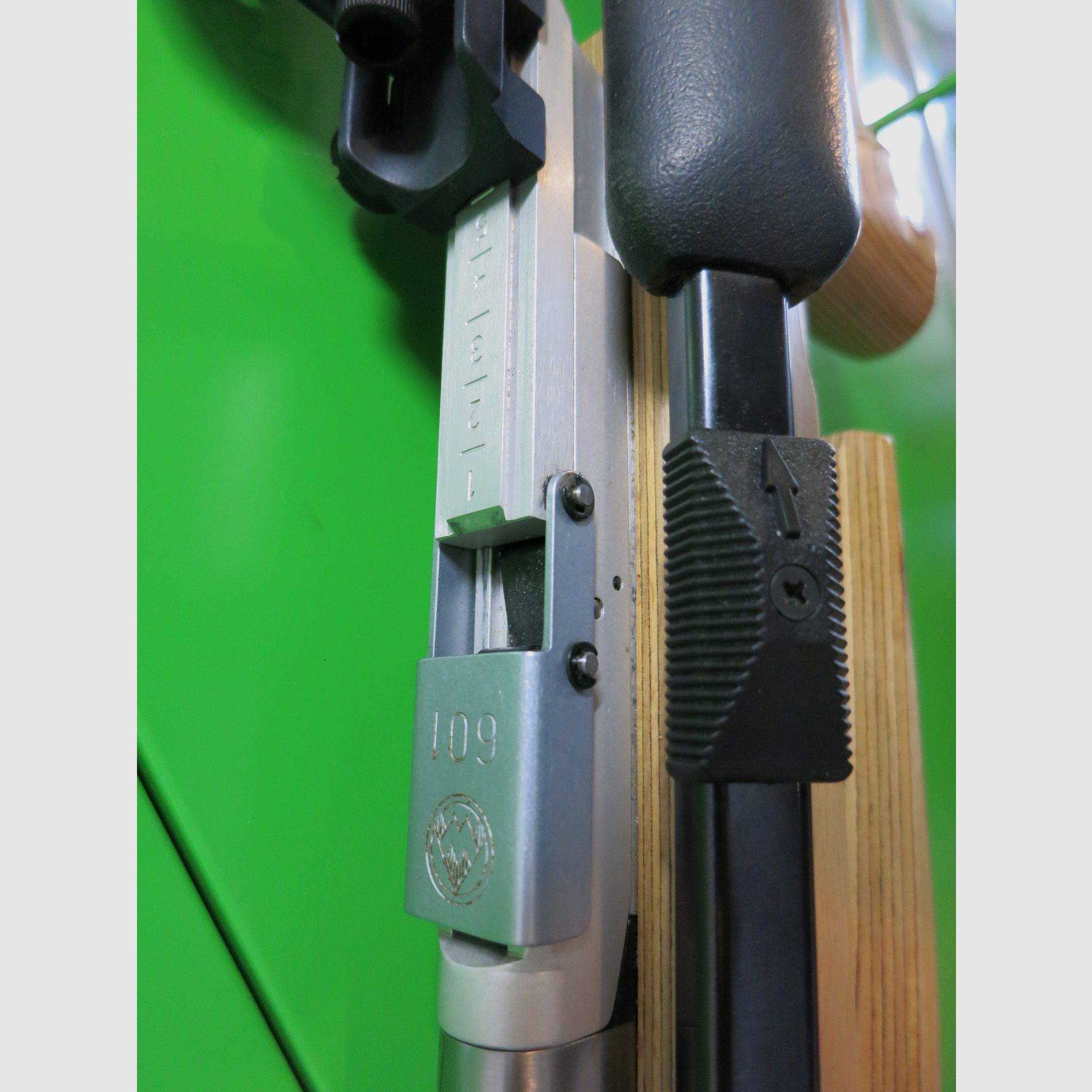 Feinwerkbau 601 (FWB601) fucile ad aria compressa da competizione; SISTEMA SINISTRO, calciolo regolabile, copri-calciolo, diottro, calibro 4,5 mm .177 #48