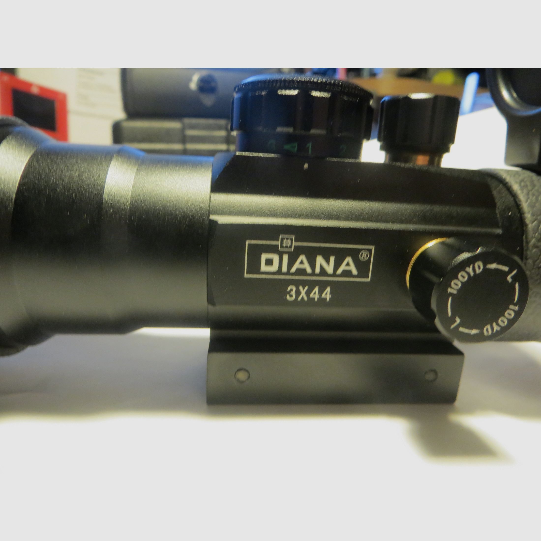 Neuwertiges ZF 3x44 für 20 mm Schiene mit RedDot